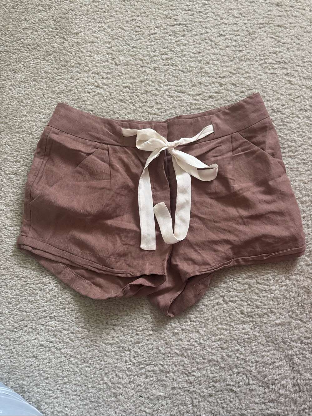 Wilfred Aritzia Drawstring Linen-Blend Shorts in Dusty Rose